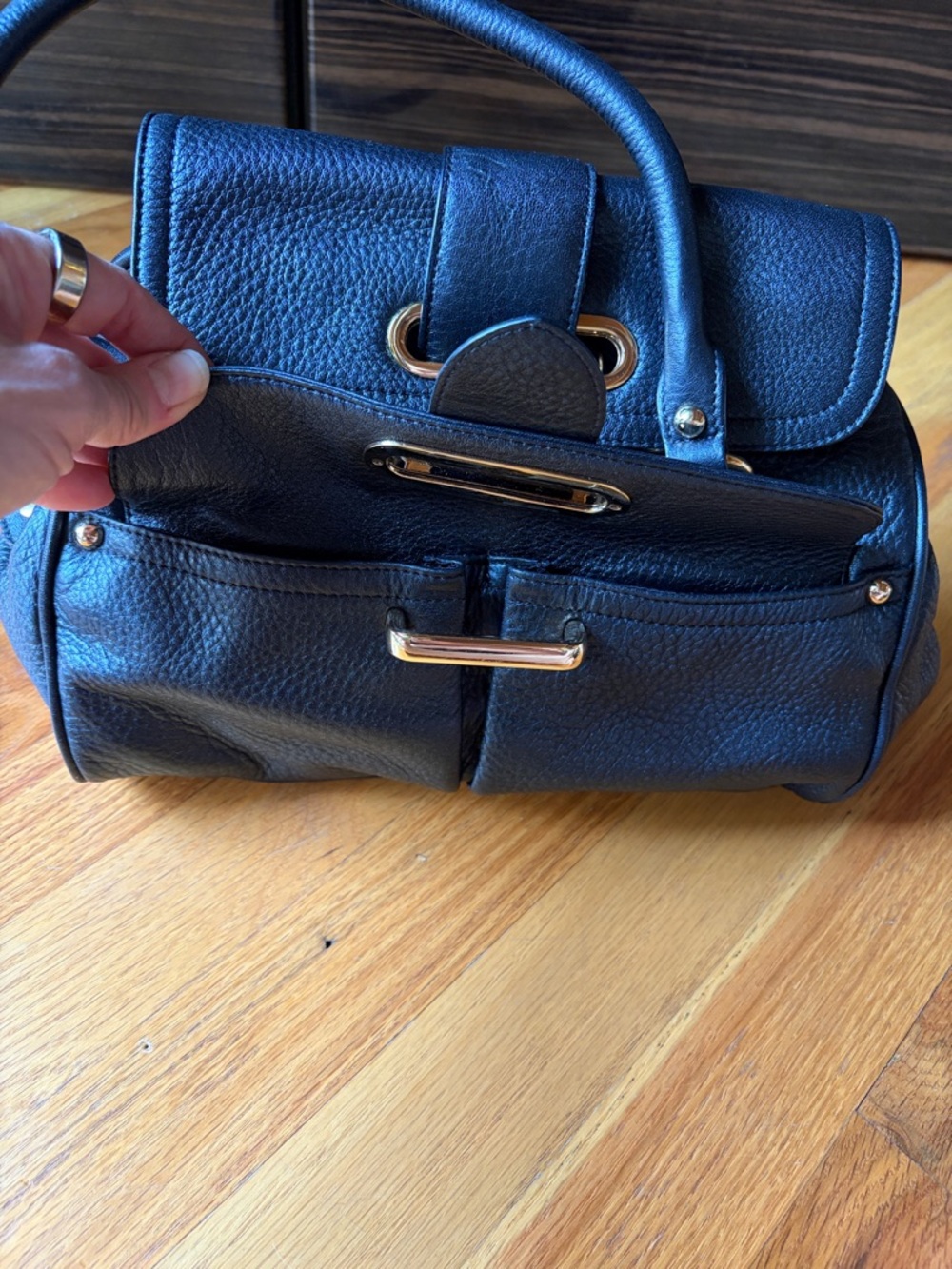 Like new! Anne Klein Black Pebble Leather Satchel Handbag with Gold Hardware - Picture 5 of 10
